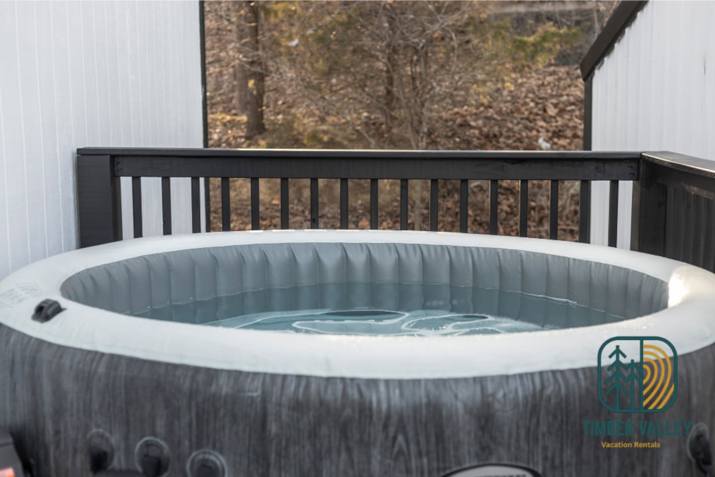 Hot tub on the deck at the Sunrise Beach lakefront house